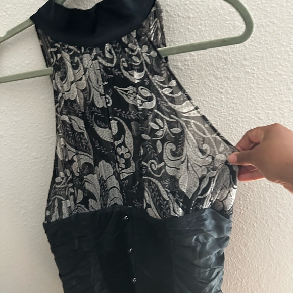 Arden B. 80's Halter Top Black & White - Picture 4 of 5